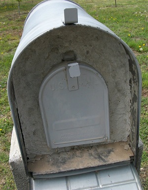 Concrete currounded mailbox